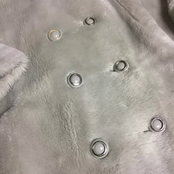 Over-sized Gray Teddy Bear Faux Fur Winter Coat - Picture 6 of 8